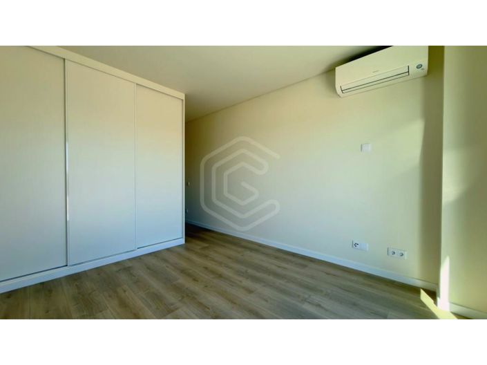 Image No.23-4 Bed House for sale