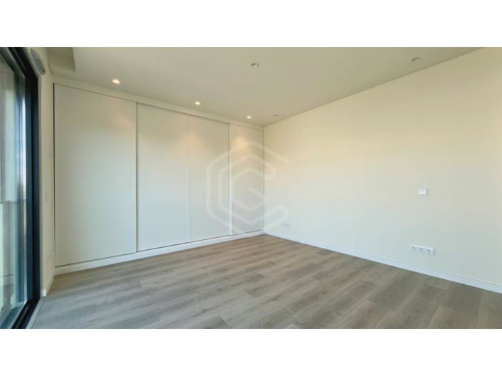 Image No.24-4 Bed House for sale