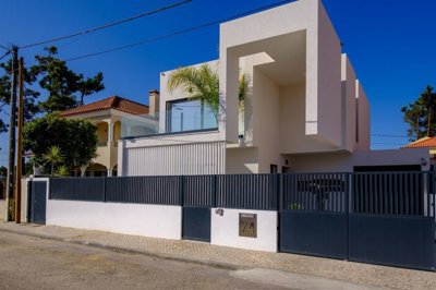 1 - Almada, House