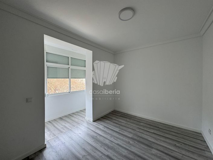 Image No.13-1 Bed Apartment for sale