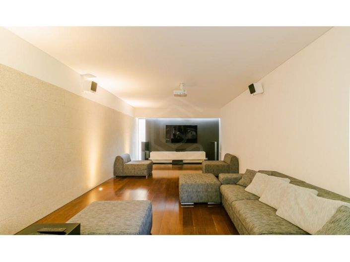 Image No.11-3 Bed House for sale