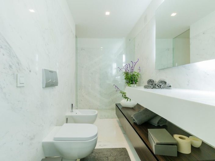 Image No.12-3 Bed House for sale