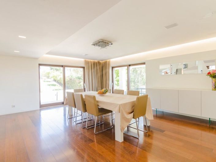 Image No.8-3 Bed House for sale