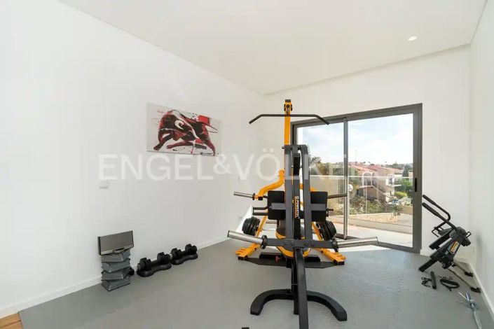 Image No.20-3 Bed House for sale