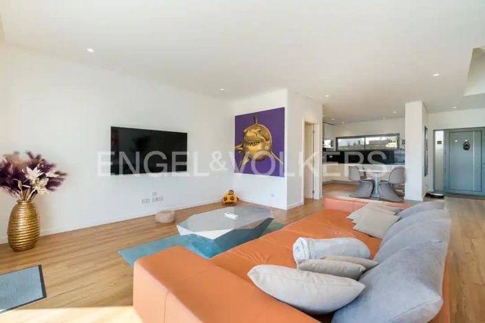 Image No.8-3 Bed House for sale