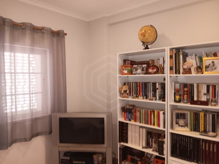 Image No.23-5 Bed House for sale