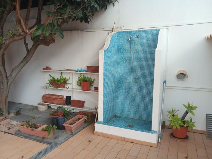 Image No.3-5 Bed House for sale