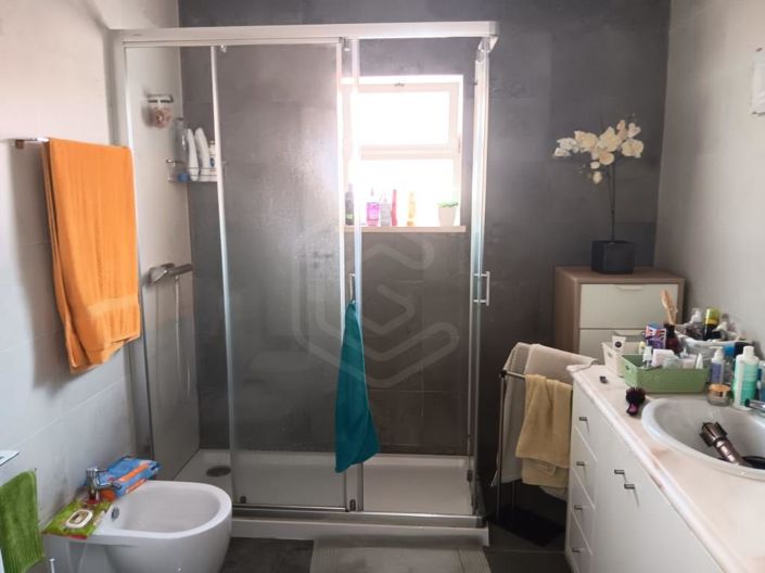 Image No.30-5 Bed House for sale