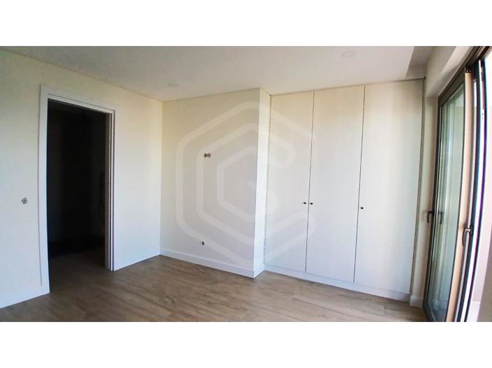 Image No.22-4 Bed Apartment for sale