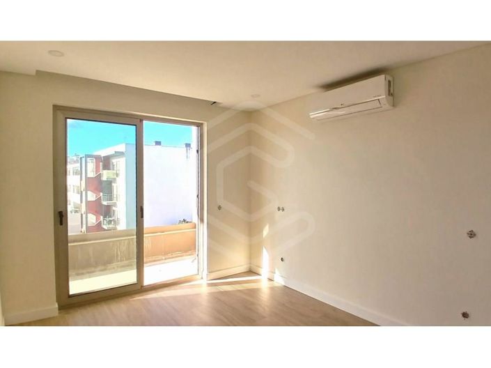 Image No.25-4 Bed Apartment for sale