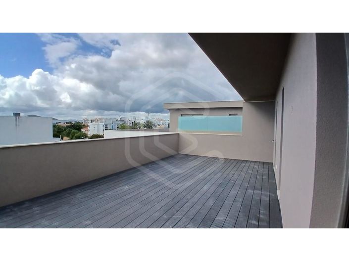 Image No.50-4 Bed Apartment for sale