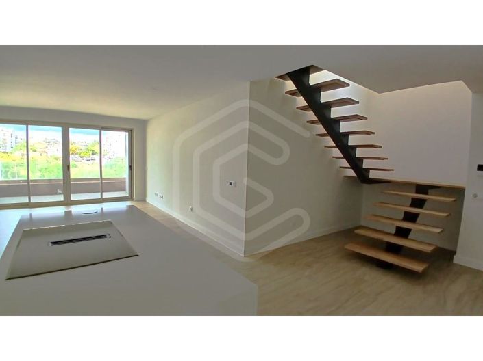 Image No.52-4 Bed Apartment for sale