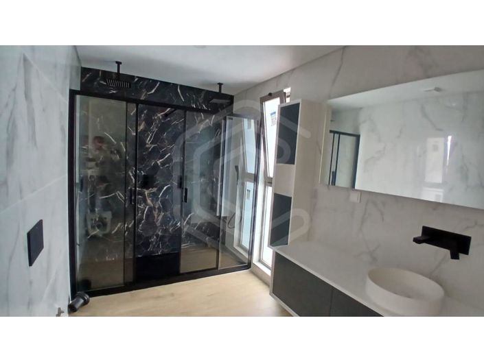 Image No.57-4 Bed Apartment for sale