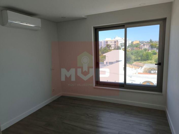 Image No.32-2 Bed Apartment for sale