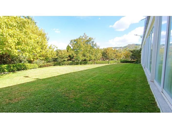 Image No.5-5 Bed House for sale