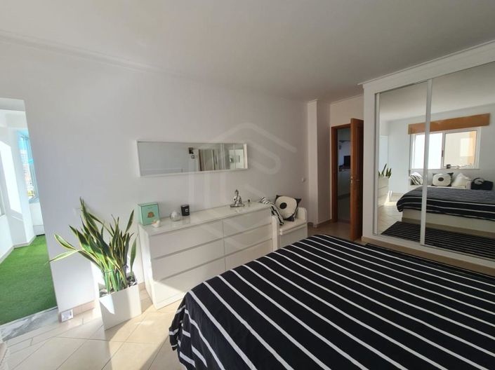 Image No.20-4 Bed Apartment for sale