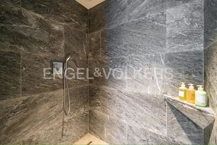 Image No.24-2 Bed Apartment for sale