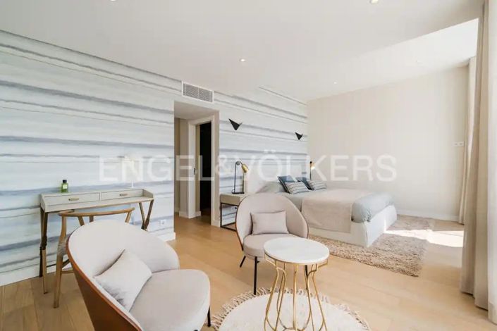 Image No.16-5 Bed House for sale