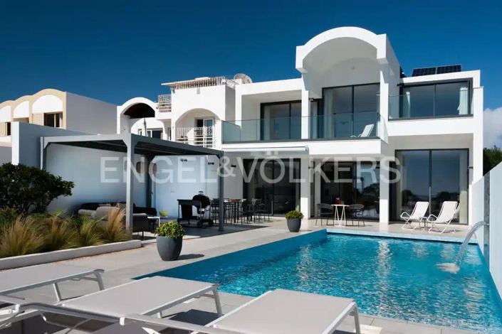 Image No.2-5 Bed House for sale