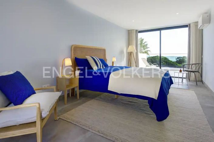 Image No.20-5 Bed House for sale