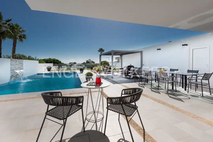 Image No.3-5 Bed House for sale