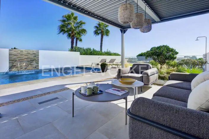 Image No.4-5 Bed House for sale