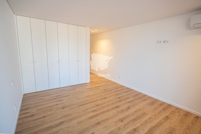 Image No.21-2 Bed Apartment for sale