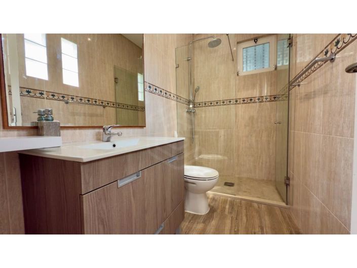 Image No.17-2 Bed House for sale