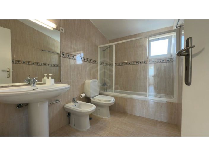 Image No.19-2 Bed House for sale