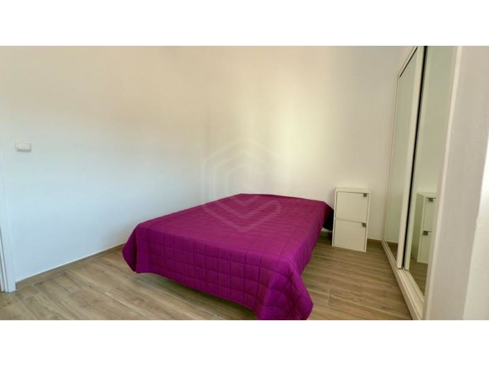 Image No.25-2 Bed House for sale