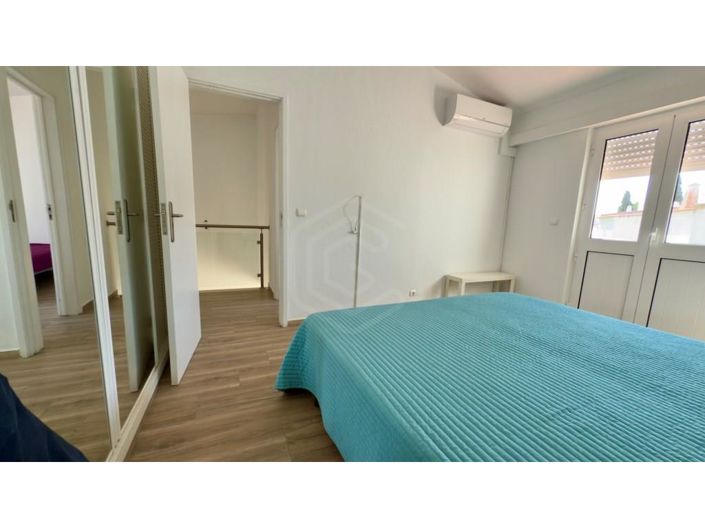 Image No.40-2 Bed House for sale