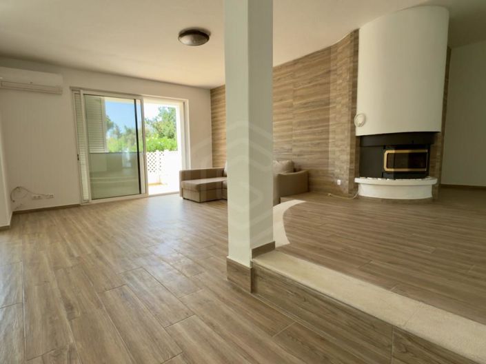 Image No.5-2 Bed House for sale