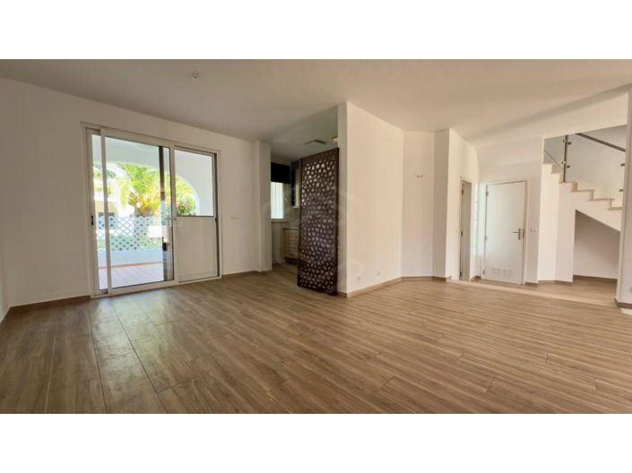 Image No.6-2 Bed House for sale