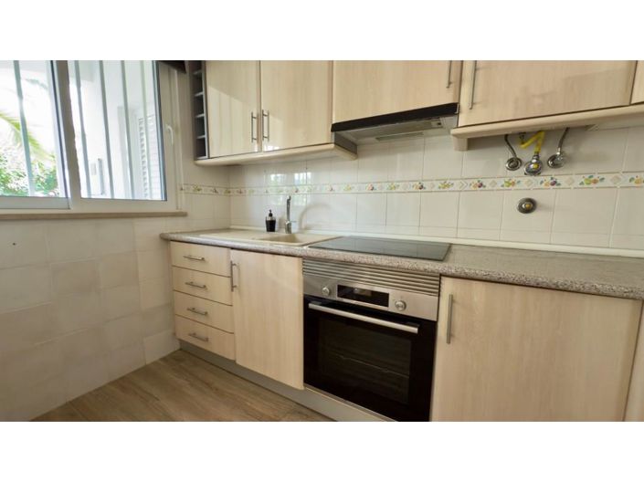 Image No.8-2 Bed House for sale