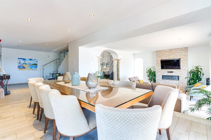 Image No.15-6 Bed House for sale