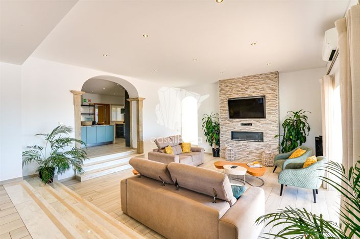 Image No.17-6 Bed House for sale