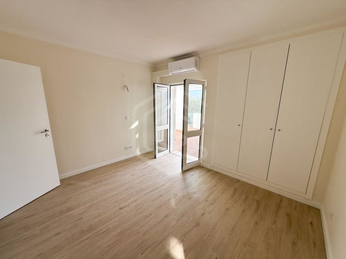 Image No.12-2 Bed House for sale