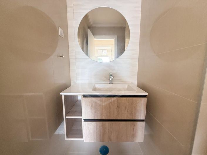 Image No.17-2 Bed House for sale