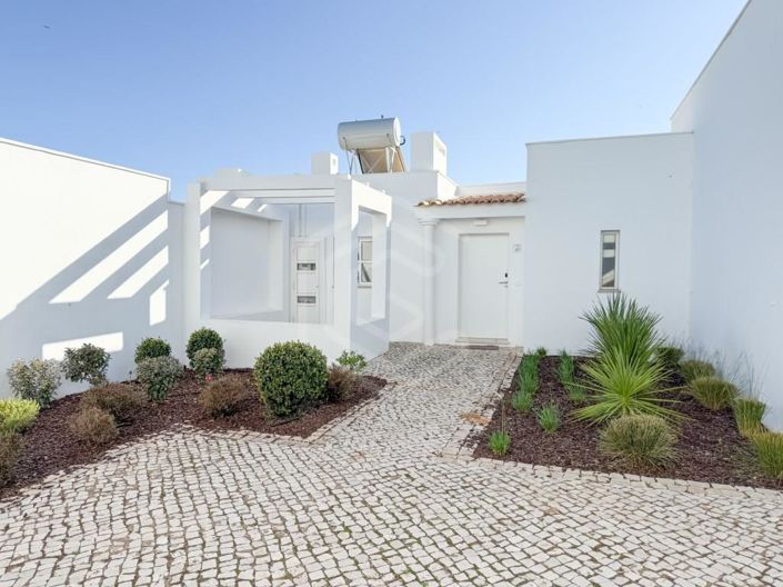 Image No.4-2 Bed House for sale