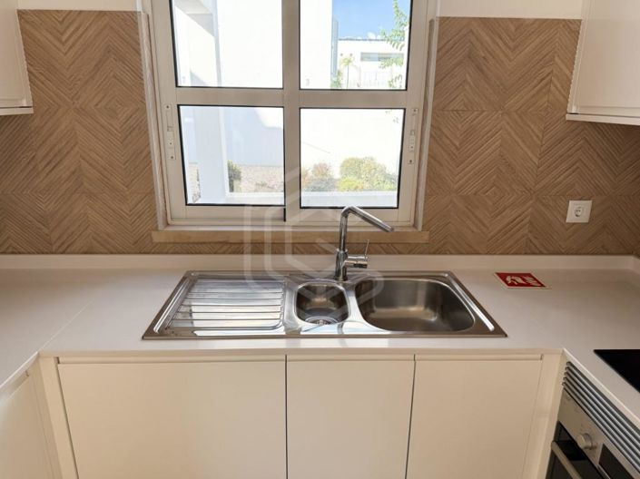 Image No.8-2 Bed House for sale