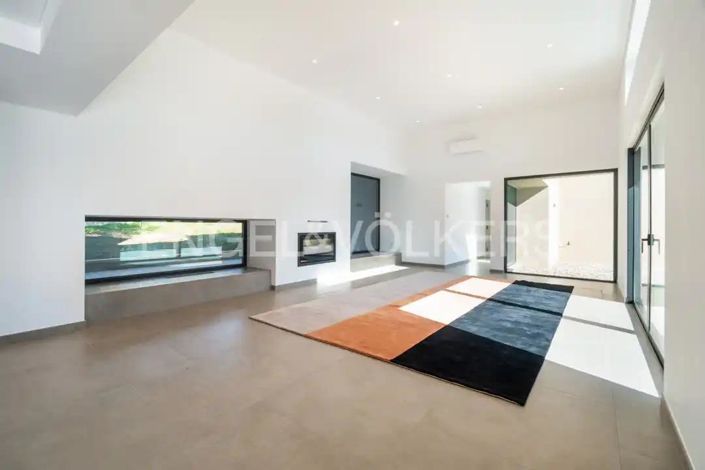 Image No.11-4 Bed House for sale