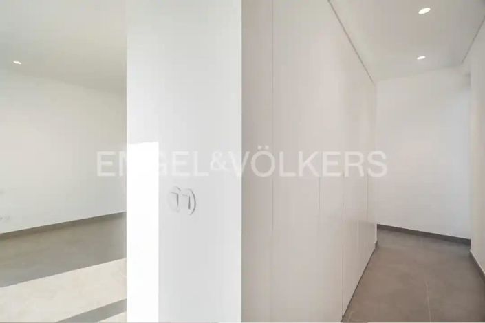 Image No.23-4 Bed House for sale