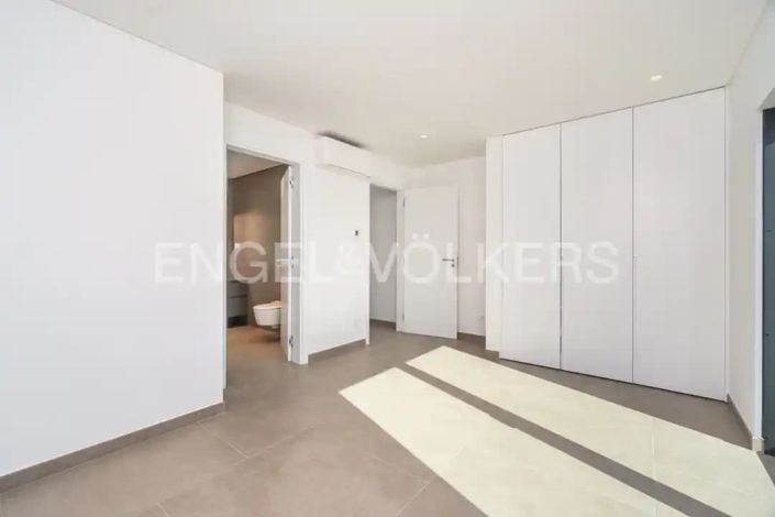 Image No.33-4 Bed House for sale