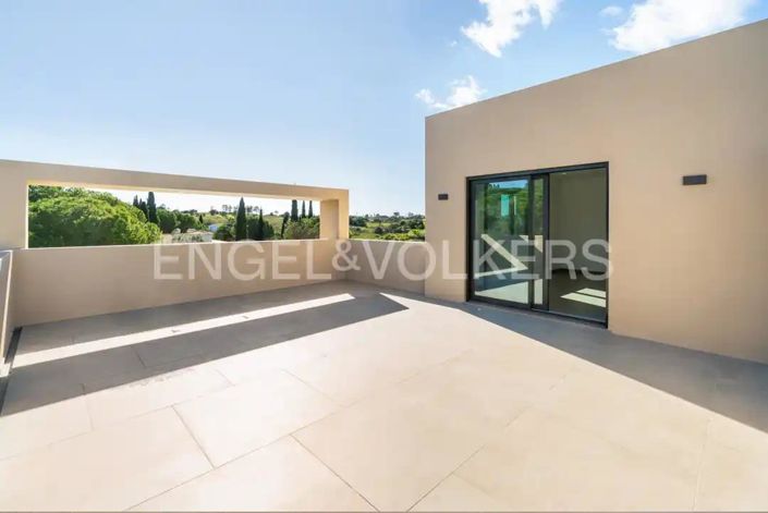 Image No.41-4 Bed House for sale