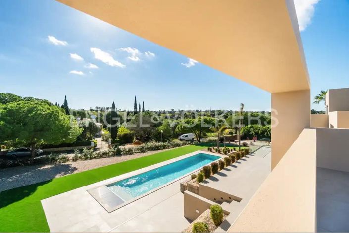 Image No.42-4 Bed House for sale