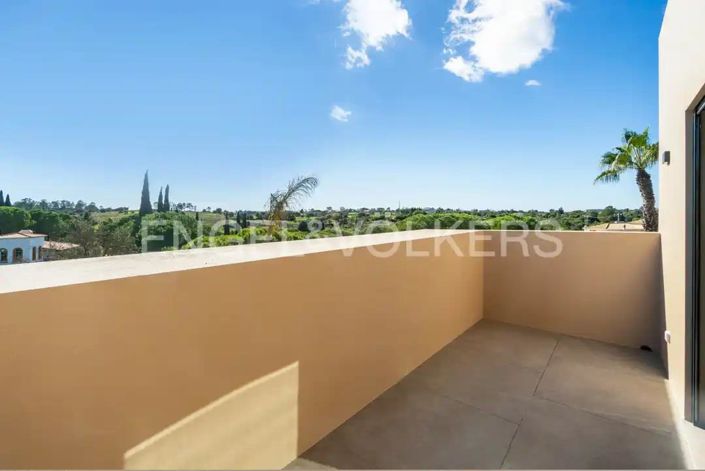 Image No.43-4 Bed House for sale