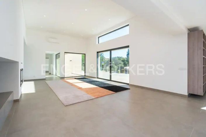 Image No.5-4 Bed House for sale