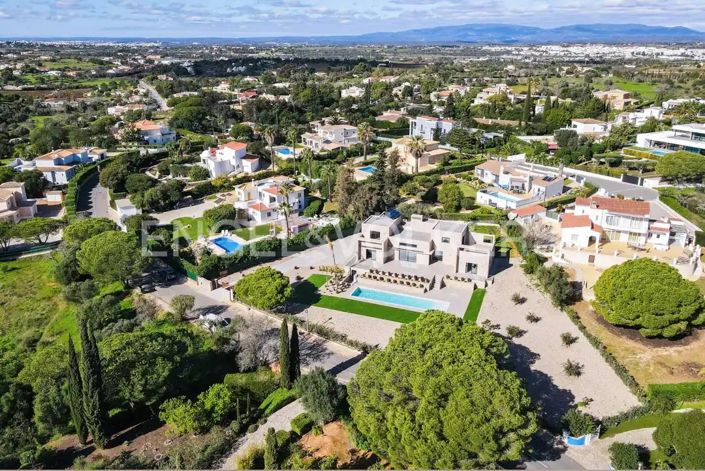 Image No.51-4 Bed House for sale