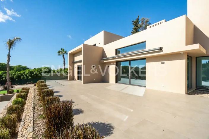 Image No.7-4 Bed House for sale