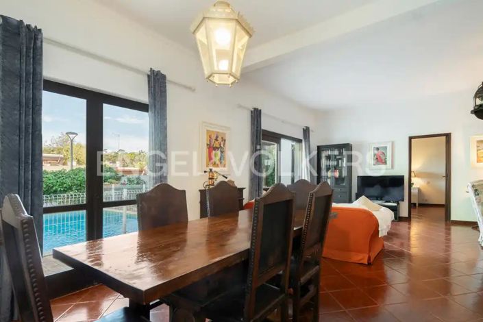 Image No.18-3 Bed House for sale